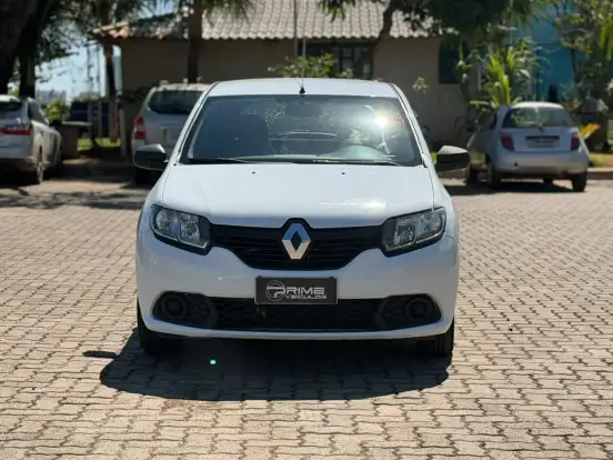 RENAULT-SANDERO-2018