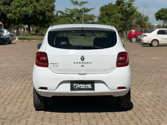 RENAULT-SANDERO-2018