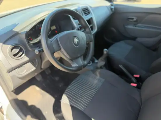 RENAULT-SANDERO-2018