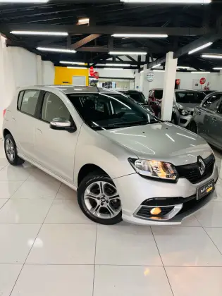 RENAULT SANDERO 1.6 GT LINE LIMITED FLEX 4P MANUAL