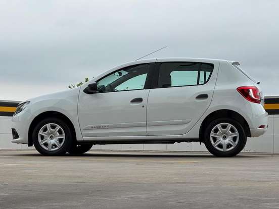 RENAULT-SANDERO-2018