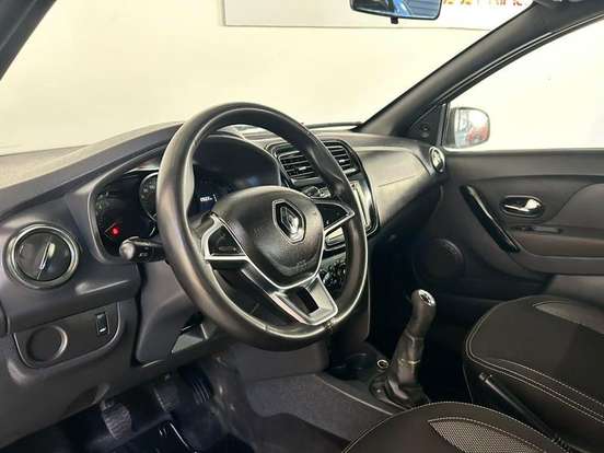 RENAULT-SANDERO-2020