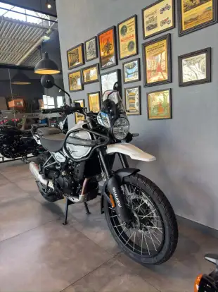 ROYAL ENFIELD-HIMALAYAN 450 KAMET WHITE ROYAL ENFIELD-HIMALAYAN 450 KAMET WHITE-2026