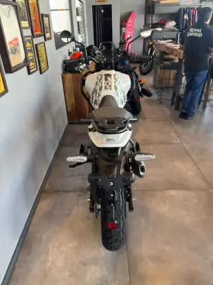ROYAL ENFIELD-HIMALAYAN 450 KAMET WHITE-2026
