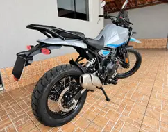 ROYAL ENFIELD HIMALAYAN 450 KAMET WHITE ROYAL ENFIELD HIMALAYAN 450 KAMET WHITE