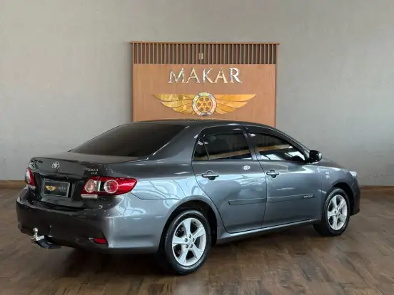 TOYOTA-COROLLA-2013