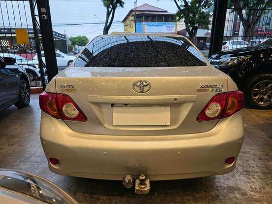TOYOTA-COROLLA-2010