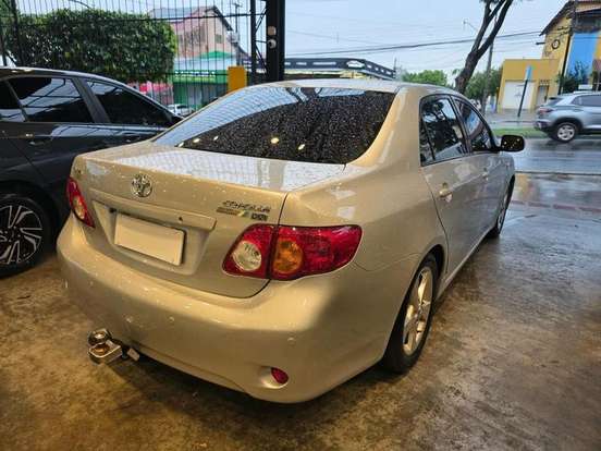 TOYOTA-COROLLA-2010
