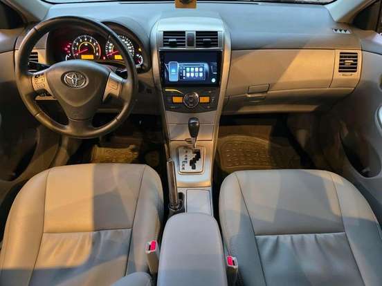 TOYOTA-COROLLA-2010