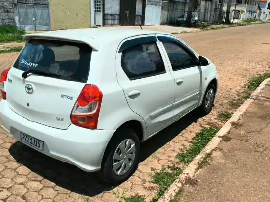 TOYOTA-ETIOS-1.3 X 16V FLEX 4P MANUAL TOYOTA-ETIOS-2017