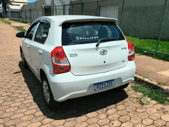 TOYOTA-ETIOS-1.3 X 16V FLEX 4P MANUAL TOYOTA-ETIOS-2017