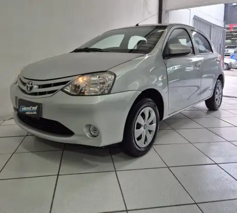TOYOTA-ETIOS-2014