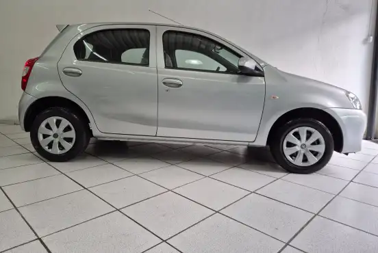 TOYOTA-ETIOS-2014