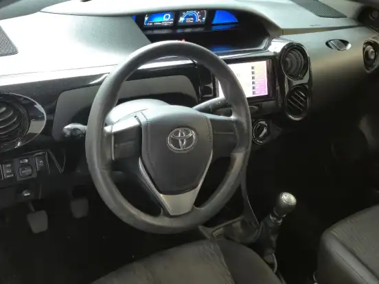 TOYOTA-ETIOS-2018