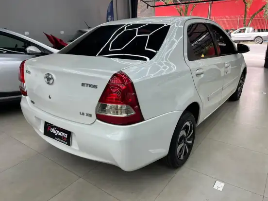TOYOTA-ETIOS-2016