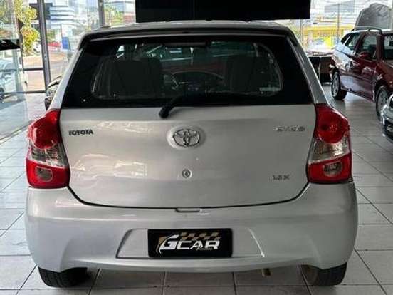 TOYOTA-ETIOS-1.3 X 16V FLEX 4P MANUAL TOYOTA-ETIOS-2014