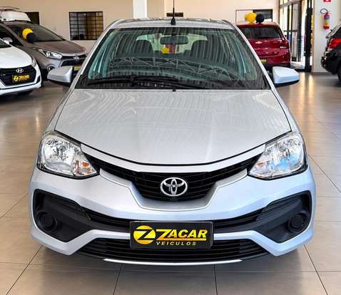 TOYOTA-ETIOS-2017