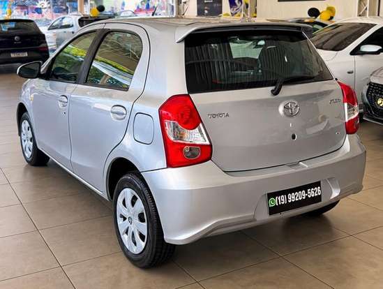 TOYOTA-ETIOS-2017