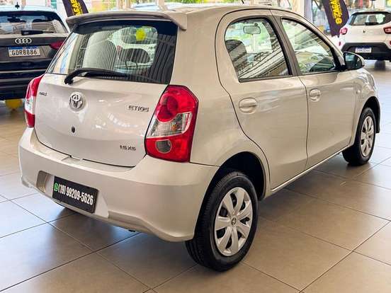 TOYOTA-ETIOS-1.5 XS 16V FLEX 4P AUTOMÁTICO TOYOTA-ETIOS-2017