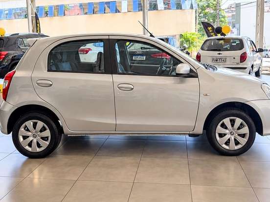 TOYOTA-ETIOS-1.5 XS 16V FLEX 4P AUTOMÁTICO TOYOTA-ETIOS-2017