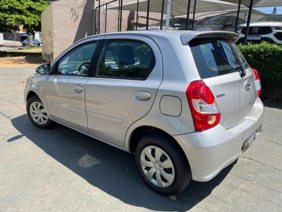 TOYOTA-ETIOS-2017