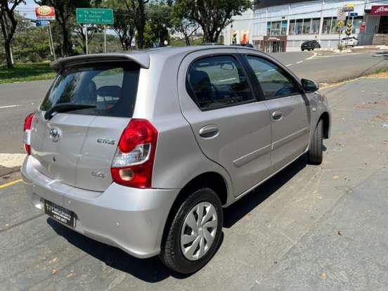 TOYOTA-ETIOS-1.5 XS 16V FLEX 4P AUTOMÁTICO TOYOTA-ETIOS-2017