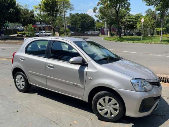 TOYOTA-ETIOS-2017