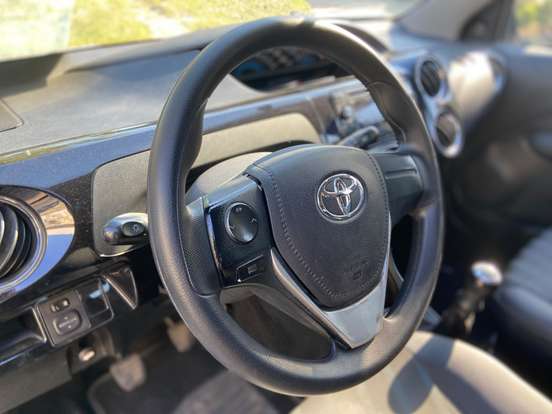 TOYOTA-ETIOS-2015