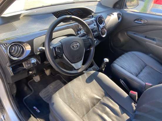 TOYOTA-ETIOS-2015