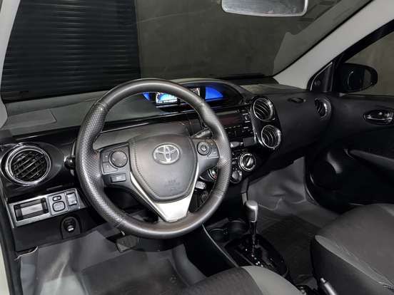 TOYOTA-ETIOS-1.5 XS SEDAN 16V FLEX 4P AUTOMÁTICO TOYOTA-ETIOS-2017