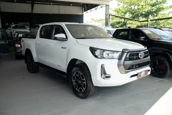 TOYOTA-HILUX-2024