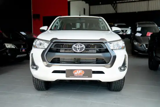 TOYOTA-HILUX-2024