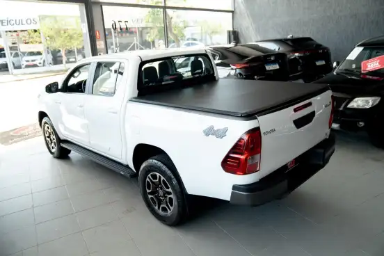 TOYOTA-HILUX-2024