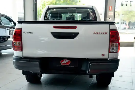 TOYOTA-HILUX-2024