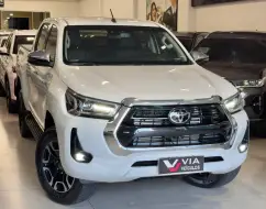 TOYOTA HILUX 2.8 D-4D TURBO DIESEL CD SRX 4X4 AUTOMÁTICO TOYOTA HILUX 2.8 D-4D TURBO DIESEL CD SRX 4X4 AUTOMÁTICO