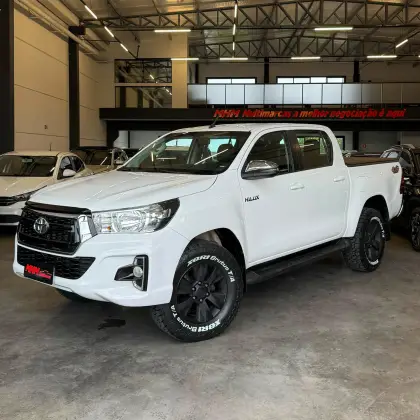 TOYOTA HILUX 2.8 SR 4X4 CD 16V DIESEL 4P AUTOMÁTICO