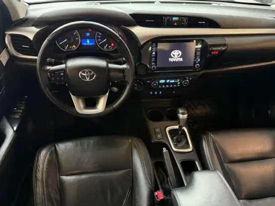 TOYOTA-HILUX-2019
