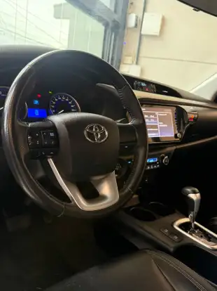 TOYOTA-HILUX-2019