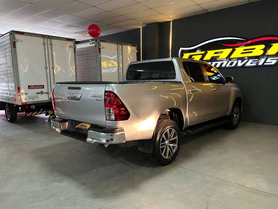 TOYOTA-HILUX-2018