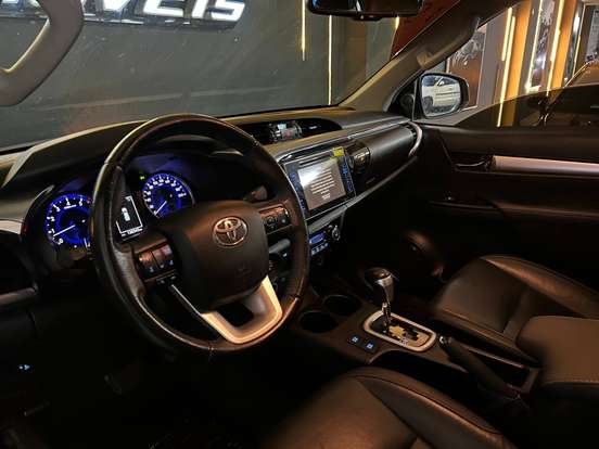 TOYOTA-HILUX-2018