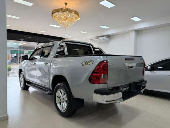 TOYOTA-HILUX-2016