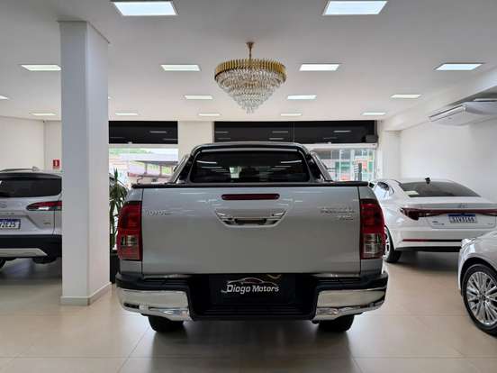 TOYOTA-HILUX-2.7 SRV 4X4 CD 16V FLEX 4P AUTOMÁTICO TOYOTA-HILUX-2016