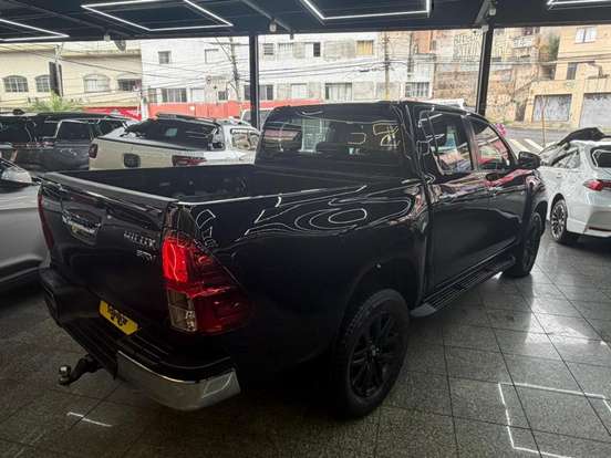 TOYOTA-HILUX-2019