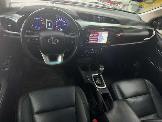 TOYOTA-HILUX-2019