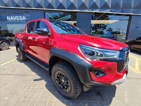 TOYOTA-HILUX-2023