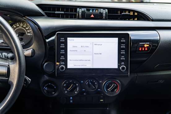 TOYOTA-HILUX-2023