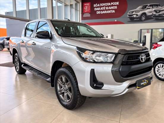 TOYOTA-HILUX-2023