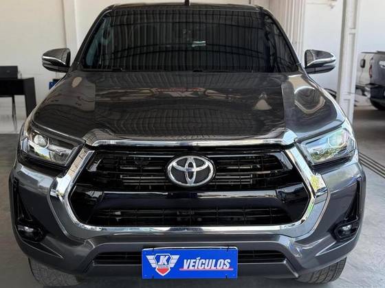 TOYOTA HILUX 2.8 D-4D TURBO DIESEL CD SRV 4X4 AUTOMÁTICO