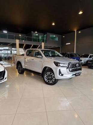 TOYOTA-HILUX-2025