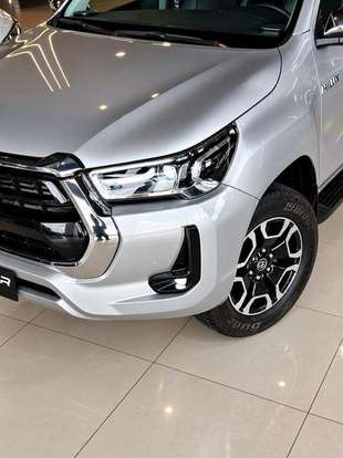 TOYOTA-HILUX-2025